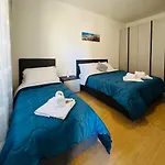 Casa Elena 3 بيت ضيافة