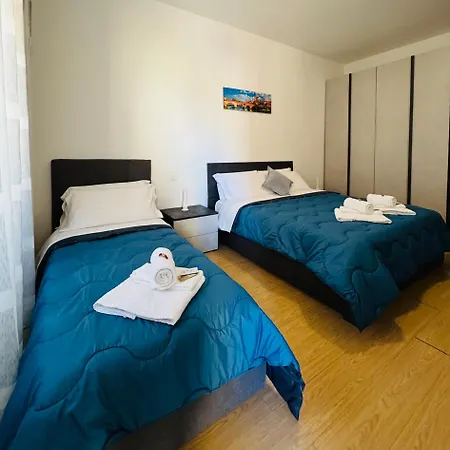 Casa Elena 3 בית הארחה