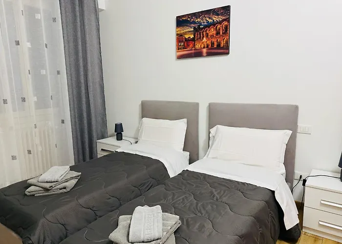 בית הארחה Casa Elena 3 ורונה