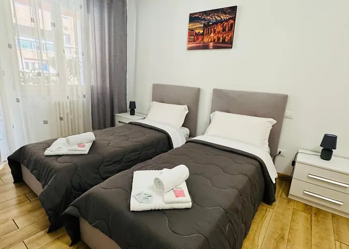 Casa Elena 3 *